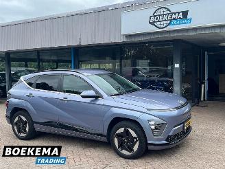 Vaurioauto  passenger cars Hyundai Kona Comfort Smart 48.4 kWh HUD Stuur- en Stuurverwarming 2024/7