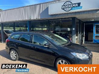 skadebil auto Ford Focus Wagon 1.6 TDCI Trend Cruise Navi Airco 2013/6