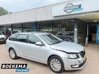 Coche accidentado Skoda Octavia Combi 1.2 TSI Ambition Navigatie Cruise Climate 2014/6