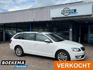 krockskadad bil auto Skoda Octavia Combi 1.2 TSI Businessline Automaat Navi Cruise Clima 2016/2