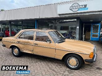 Mercedes 200-serie 200 D Open-Dak APK 08/2027! picture 1