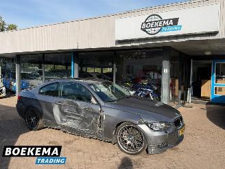 krockskadad bil auto BMW 3-serie 325i M-Sport Coupe Keyless Memory Navigatie Cruise 2006/9