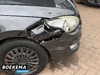 Hyundai I-30 1.6i Dynamic Automaat Clima Elektrische Ramen picture 11
