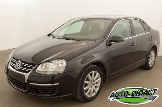 škoda osobní automobily Volkswagen Jetta 1.6 TDI Airco 2010/8