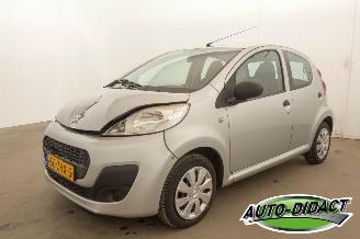 Schadeauto Peugeot 107  2012/11