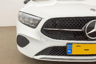 Mercedes A-klasse A180 Motor loopt Luxury Line Automaat Koppakking defect picture 26