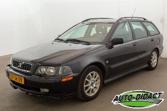 damaged passenger cars Volvo V-40 2.0 Airco Leder Benzine/LPG 2002/7