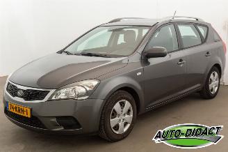 Schadeauto Kia Cee d 1.4 CVVT Airco X-tra 2010/1