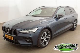 damaged passenger cars Volvo V-60 2.0 B4 Automaat Clima Navi Leder R-Design 2020/10