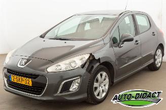 Unfallwagen Peugeot 308 1.6 VTi 105.889 km Clima Navi Leder Style 2013/10