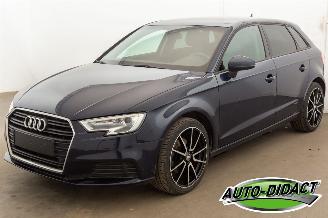 skadebil auto Audi A3 1.6 TDI Automaat Clima Navi 2018/8