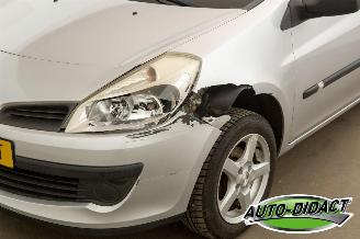 Renault Clio 1.2-16V Airco Expression picture 27