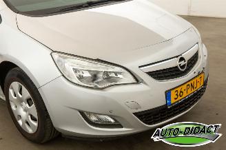 Opel Astra Sports Tourer 1.4 Edition Clima Navi picture 30