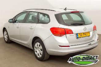 Opel Astra Sports Tourer 1.4 Edition Clima Navi picture 3