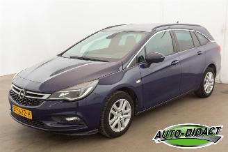 krockskadad bil auto Opel Astra 1.4 Sports Tourer Navi Clima Business+ 2018/1