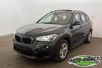 krockskadad bil auto BMW X1 sDrive CarPass Pano Clima Navi 2016/1