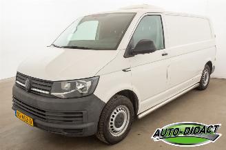 krockskadad bil bedrijf Volkswagen Transporter 2.0 TDI L2H1 Koelwagen Airco Navi 2015/11