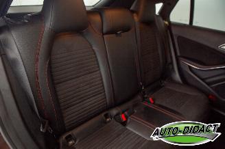 Mercedes Cla-klasse 180 Automaat Clima Navi Camera picture 20