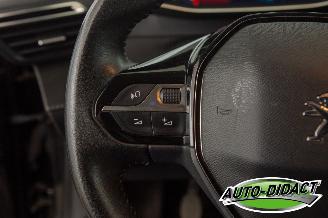 Peugeot 208 1.2 PureTech GT Digi Dash Clima Navi Camera picture 16