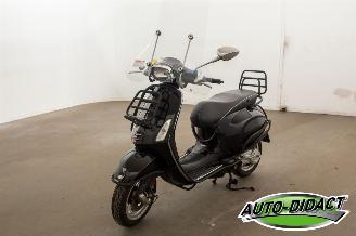 skadebil bromfiets Vespa  Sprint 2015/4
