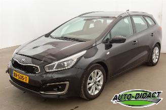 Coche accidentado Kia Cee d 1.6 GDI 117.593 Clima Navi Camera ComfortPlusLine Navigator 2018/1