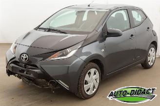 Schadeauto Toyota Aygo 1.0 Airco Camera 2014/11