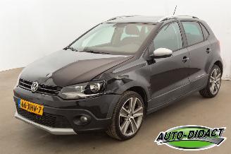 krockskadad bil auto Volkswagen Polo Cross 1.2 TSI Clima Navi 2012/6