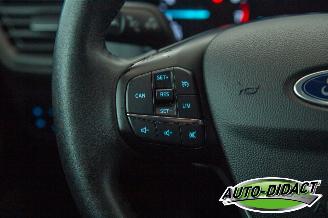 Ford Focus 1.0 EcoBoost Hybrid Clima Navi Connected picture 14