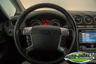 Ford Galaxy 2.0-16V 7p. Clima Ghia Limited picture 5