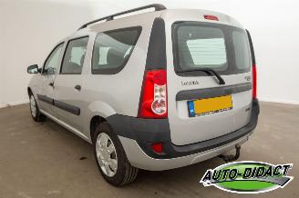 Dacia Logan 1.6 Lauréate picture 3