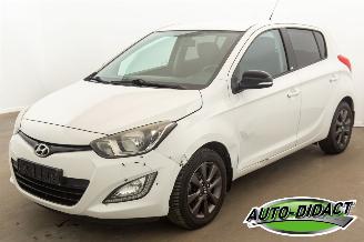 skadebil auto Hyundai I-20 1.3 Airco 2015/4