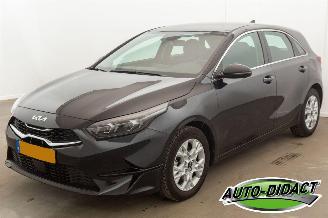 skadebil auto Kia Cee d 1.0 T-GDi 47.565 km Clima Navi Camera DynamicLine 2023/7