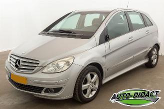 krockskadad bil auto Mercedes B-klasse 150 Airco 2006/10