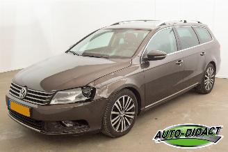 krockskadad bil auto Volkswagen Passat 1.6 TDI Clima Navi Comfort Executive Line BlueMotion 2012/6