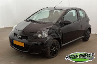 Schadeauto Toyota Aygo 1.0 12V Comfort Navigator 2011/9