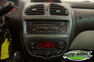 Peugeot 206 CC 2.0-16V Clima Leder picture 10