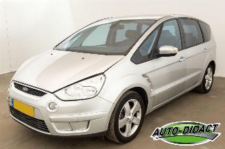 Vaurioauto  passenger cars Ford S-Max 2.0-16V Clima Navi 2008/11
