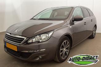Damaged car Peugeot 308 SW 1.2 PureTech Clima Navi Pano Style 2015/7