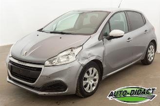 krockskadad bil auto Peugeot 208 1.2 Airco 88.346 km 2019/3