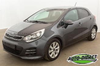 uszkodzony samochody osobowe Kia Rio 1.2 51.876 km Clima Navi Camera 2016/12