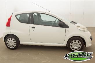 Peugeot 107 1.0-12V XR picture 24