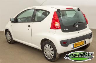 Peugeot 107 1.0-12V XR picture 3