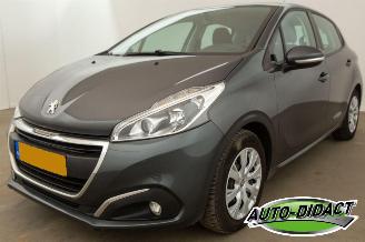 krockskadad bil auto Peugeot 208 1.2 PureTech 90.306 km NAP Airco Navi Blue Lion 2017/3