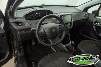 Peugeot 208 1.2 PureTech 90.306 km NAP Airco Navi Blue Lion picture 25