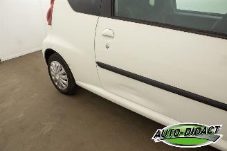 Peugeot 107 1.0 56.757 km Airco picture 22