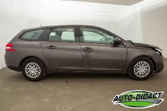 Peugeot 308 SW 1.6 HDI Allure Pano Camera navi picture 40