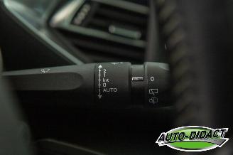 Peugeot 308 SW 1.6 HDI Allure Pano Camera navi picture 19