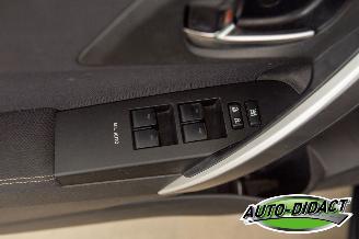 Toyota Auris Touring Sports 1.8 Hybrid Clima Navi Camera Pano Executive picture 14