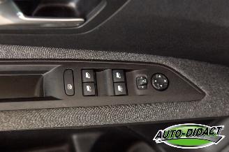 Peugeot 3008 1.2 PureTech Automaat 81.562 km NAP Digi Dash Clima Blue Lease Executive picture 14