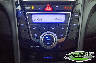 Hyundai I-30 1.6 GDI Clima Navi Camera i-Magine picture 9